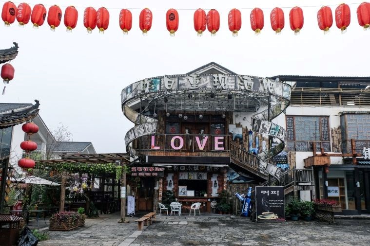 Tour Trương Gia Giới - Phượng Hoàng Cổ Trấn 6N5D Khởi Hành từ Hồ Chí Minh